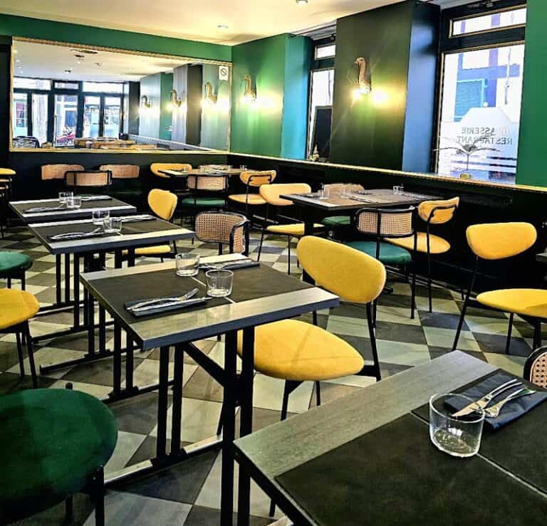 Restaurant Brasserie 3 Dés à Mantes-la-Jolie, France — photo 1