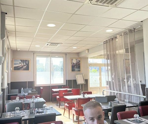 Restaurant Brasserie Des 7 Chemins à Vaulx-en-Velin, France