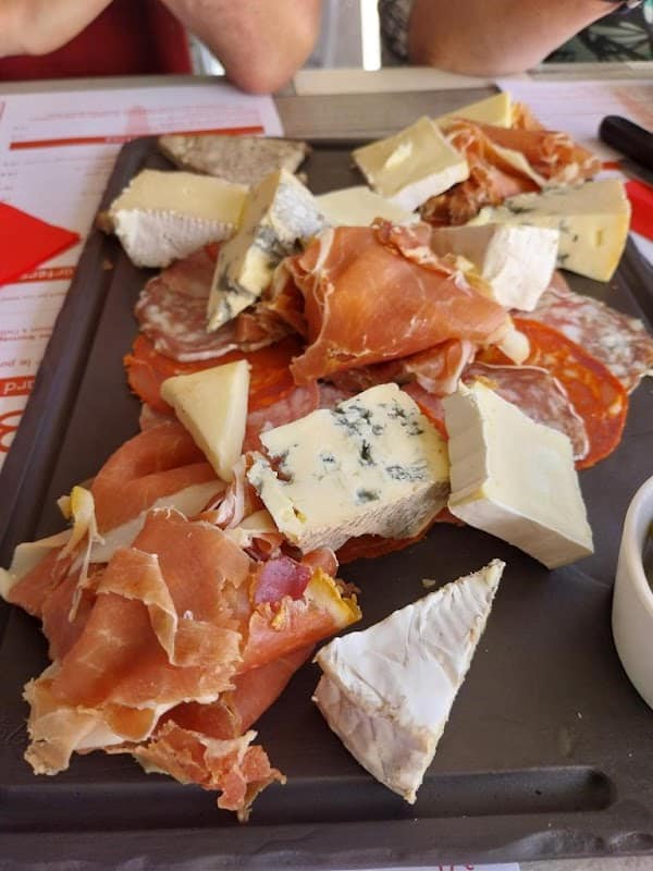 Restaurant Brasserie des Pins à Samazan, France