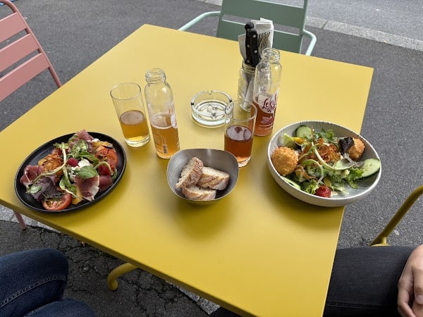 Restaurant BRASSERIE LES 100 SUISSES à Lausanne, Suisse