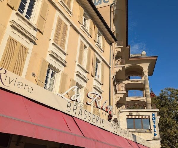 Brasserie-Restaurant La Riviera à Lausanne, Suisse