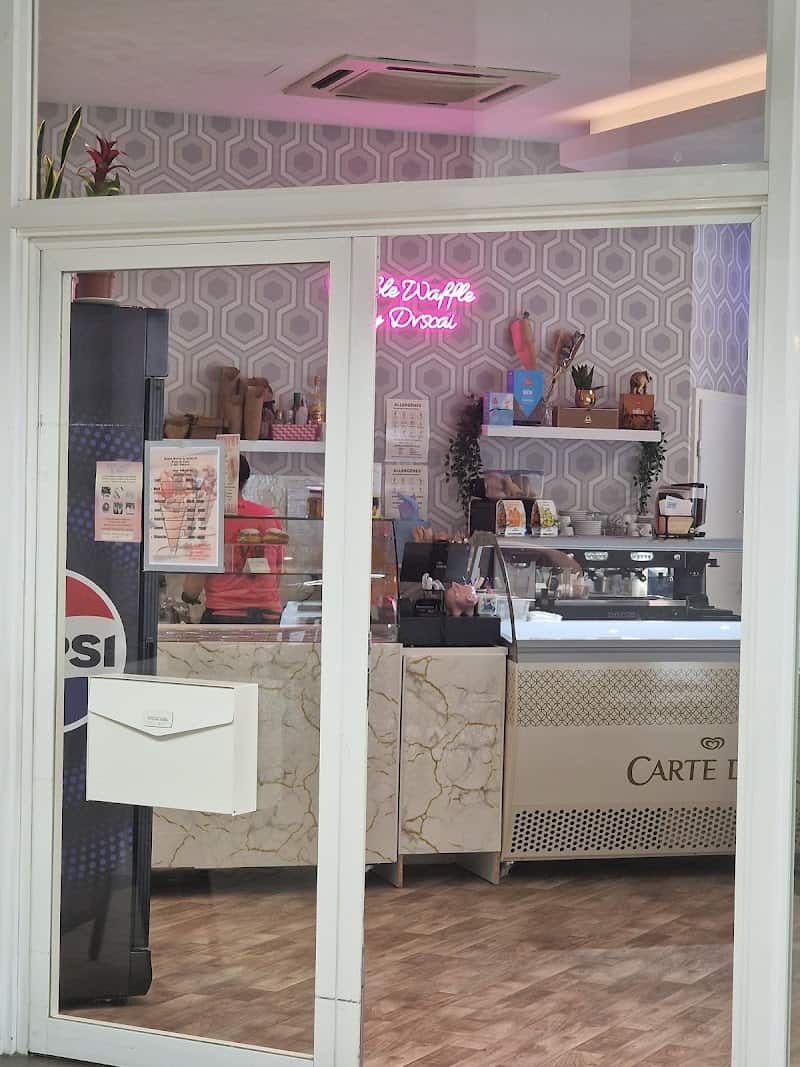 Restaurant Bubble waffle by DVSCAI à Diekirch, Luxembourg