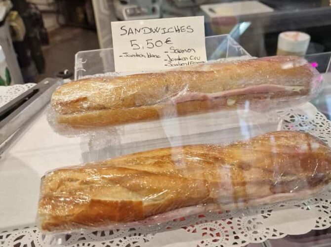 Restaurant Bubble waffle by DVSCAI à Diekirch, Luxembourg