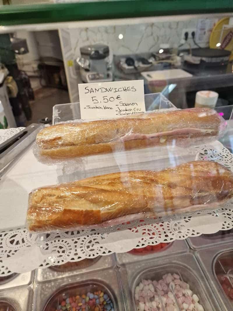 Restaurant Bubble waffle by DVSCAI à Diekirch, Luxembourg