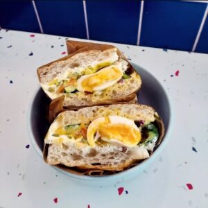 Butin : Sandwichs cuisinés – Épicerie sourcée – Vins vivants – Boutique