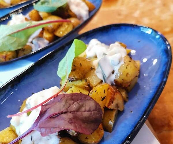 Restaurant Butin : Sandwichs cuisinés – Épicerie sourcée – Vins vivants – Boutique à Bourg-en-Bresse, France