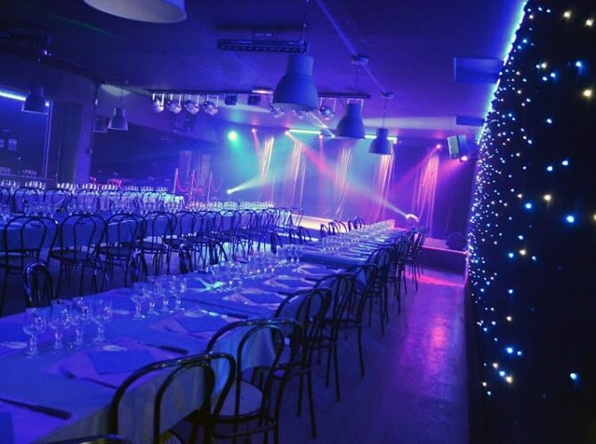 Restaurant Cabaret Le P’tit Bichou à Dives-sur-Mer, France