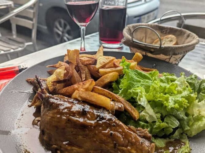 Restaurant Café de la Basilique à Lisieux, France