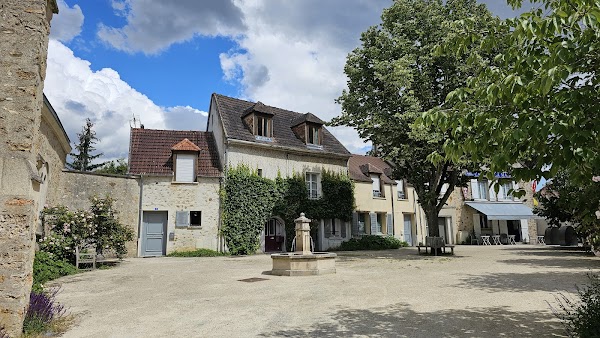 Cafe de la mairie Restaurant ouvert tous les midis du lundi au vendredi à Les Loges-en-Josas, France