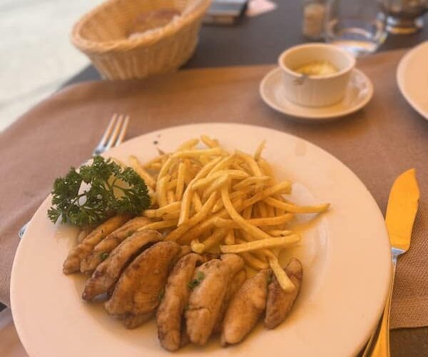 Restaurant Café de la Poste à Lutry, Suisse