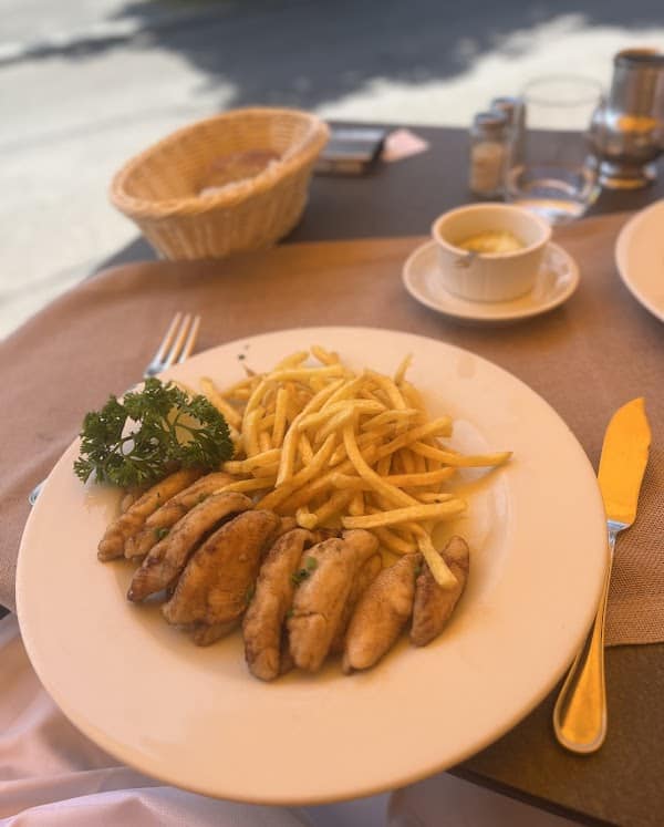 Restaurant Café de la Poste à Lutry, Suisse