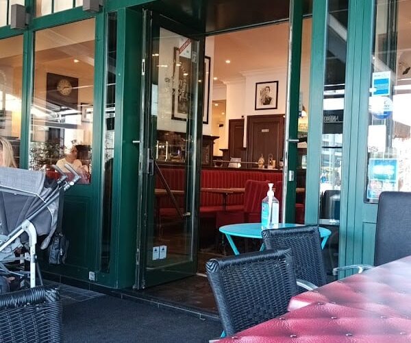 Restaurant Café de la tour à Calais, France