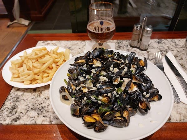 Restaurant Café de la tour à Calais, France