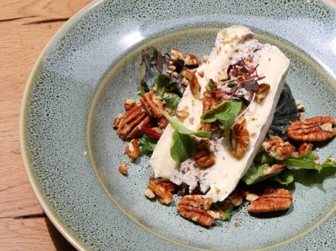 Restaurant Café des Arcades à Valbonne, France