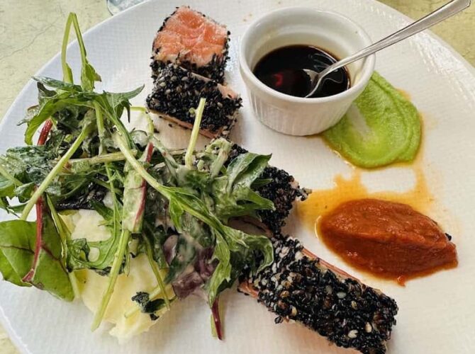 Restaurant Café des Arcades à Valbonne, France