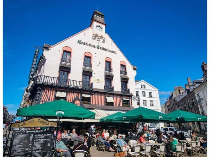 Restaurant Café des Tribunaux à Dieppe, France