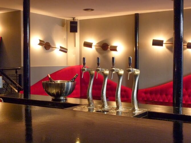 Restaurant Café Face à Châteauroux, France