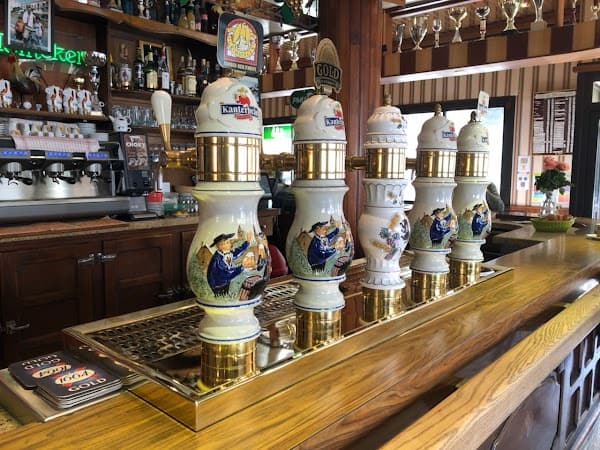 Restaurant Café La Chablisienne à Chablis, France