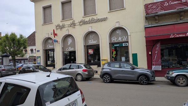 Restaurant Café La Chablisienne à Chablis, France