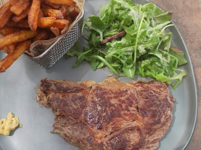 Restaurant Café Le Glacier, chez Ju’ à Courthézon, France