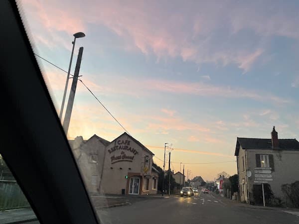 Cafe restaurant du petit canal aux 2 gros à Nevers, France