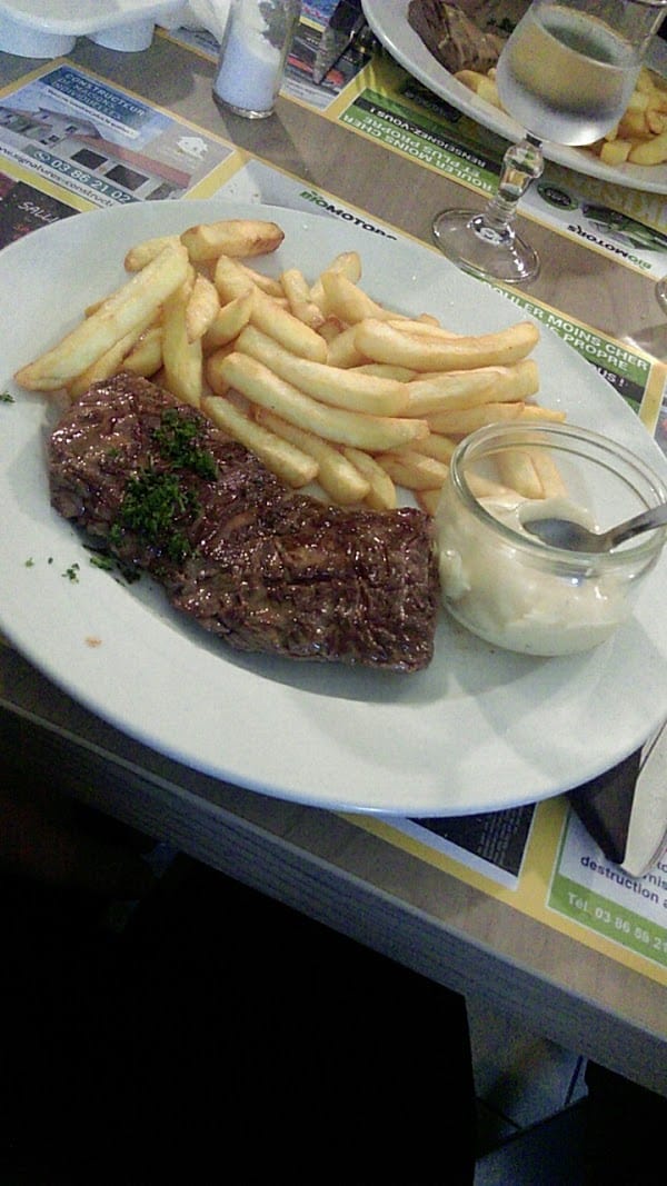 Cafe restaurant du petit canal aux 2 gros à Nevers, France