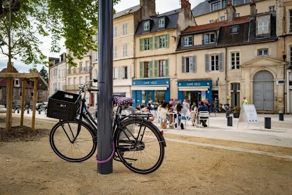 Café Vélo Nevers (restaurant & chambres) à Nevers, France