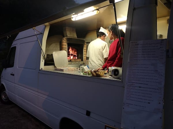 Restaurant Camion pizza feu de bois à Salazie, La Réunion