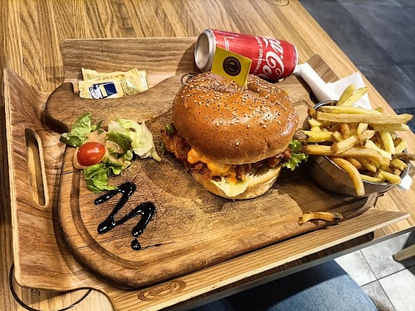 Restaurant Cantine Corner Lyon à Vaulx-en-Velin, France