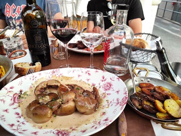 Restaurant Caserne sarde à Ville-la-Grand, France