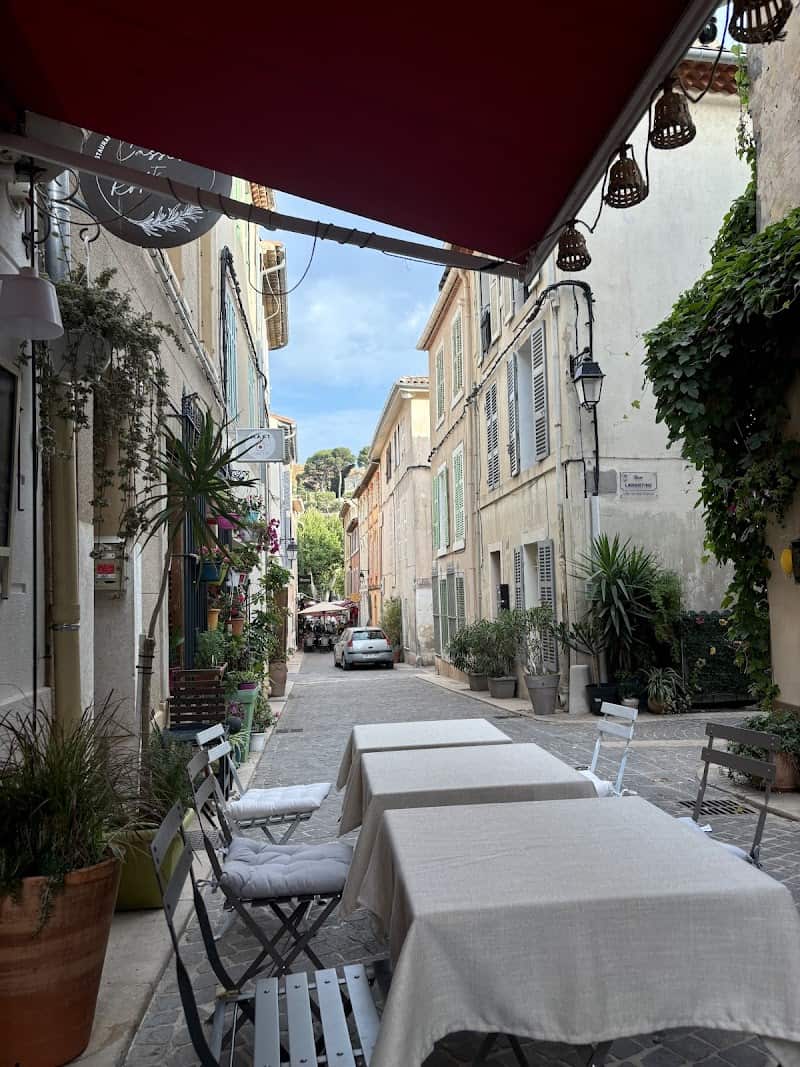 Restaurant CASSIS ET ROMARIN à Cassis, France