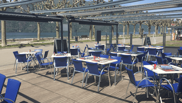 Chalet chez Mimi’s restaurant au bord du lac à Aix-les-Bains, France