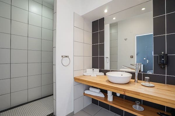 Restaurant Château La Chèze Hotel & Reception À Bordeaux – Floirac à Floirac, France