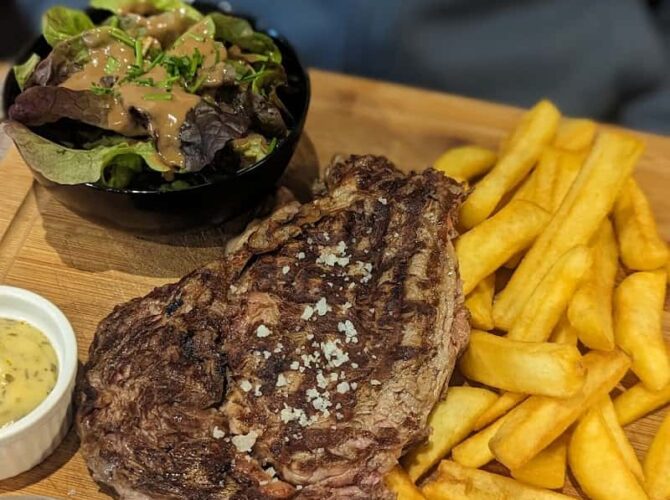 Restaurant Chez Bidule à Dives-sur-Mer, France