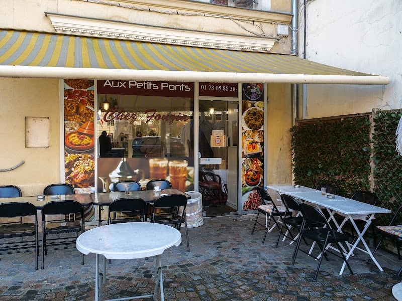 Restaurant Chez Fouzia (Aux petits ponts) à Corbeil-Essonnes, France