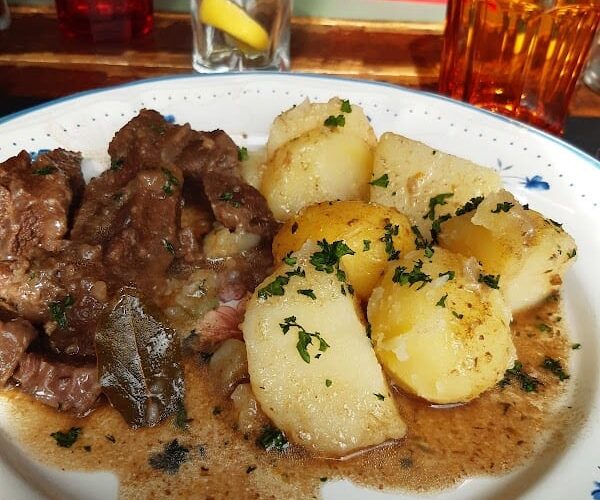 Restaurant Chez Grand Mère – L’insolite à Granges-Narboz, France