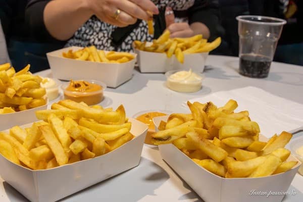 Restaurant Chez les Bûches Friterie à Couvin, Belgique