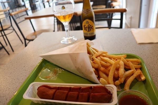 Restaurant Chez les Bûches Friterie à Couvin, Belgique