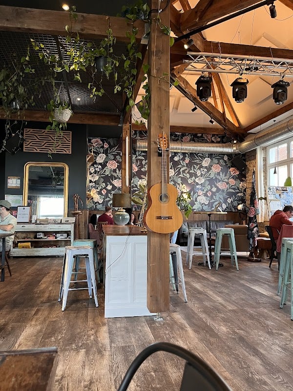 Restaurant Chez Nous, French Pub & Savoir-Vivre à Dax, France