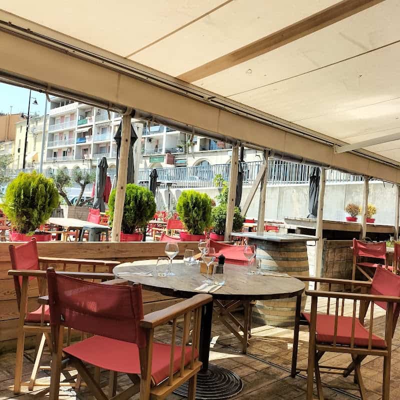 Restaurant coquillages et crustacés à Sète, France