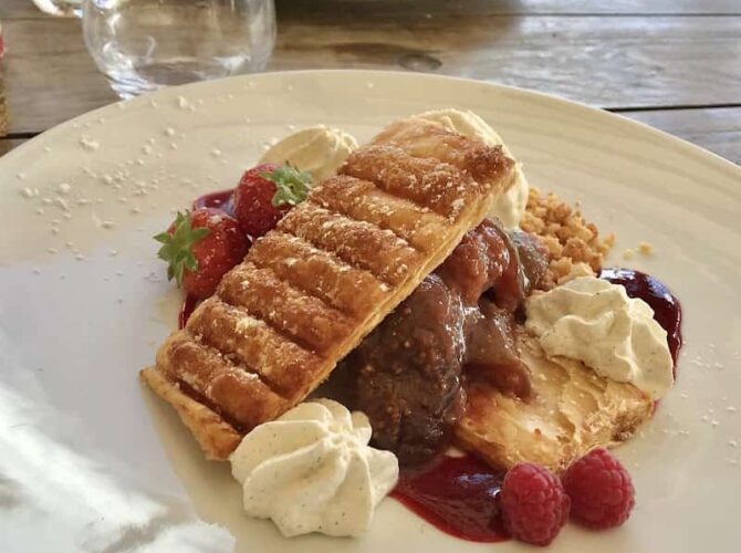 Restaurant coquillages et crustacés à Sète, France