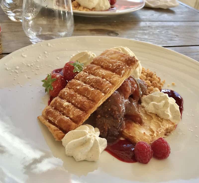 Restaurant coquillages et crustacés à Sète, France