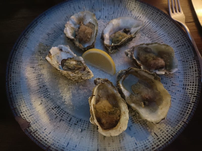 Restaurant coquillages et crustacés à Sète, France