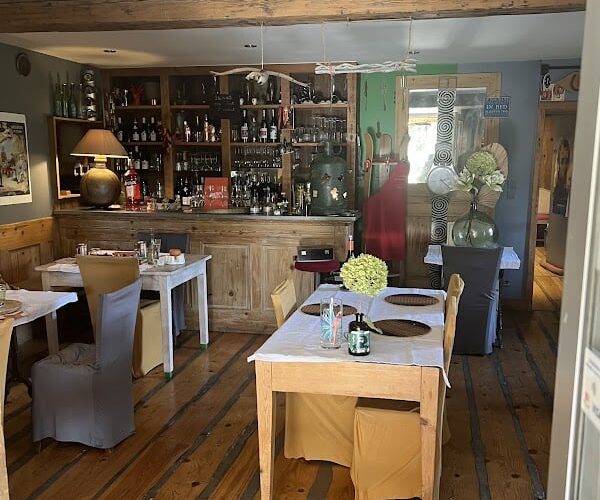 Restaurant Côté Pont Maison De Cuisine à Pontarlier, France