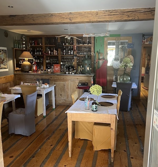 Restaurant Côté Pont Maison De Cuisine à Pontarlier, France