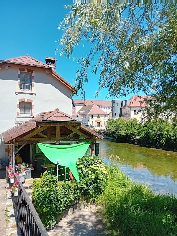 Restaurant Côté Pont Maison De Cuisine à Pontarlier, France