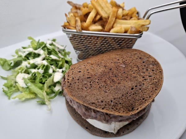 Restaurant CRÊPERIE Le Chat Huant à Les Herbiers, France