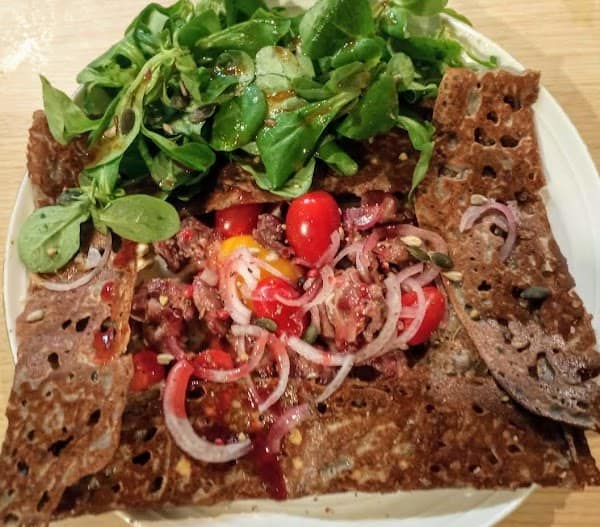 Restaurant Crêperie Le Q de Poule Pornic & livre voyageur à Pornic, France