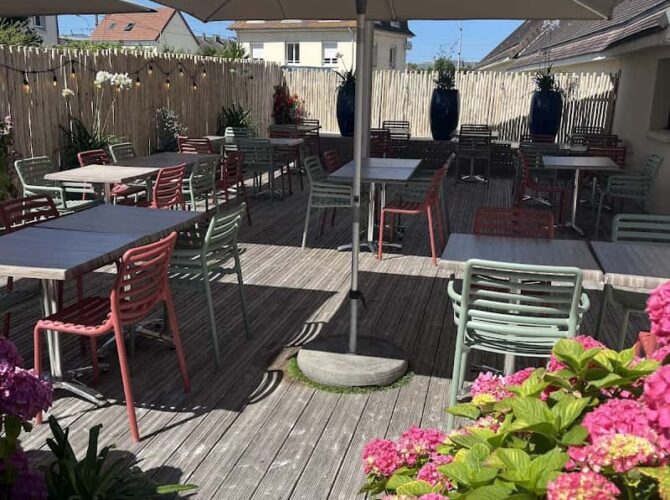 Restaurant Creperie Suzette Et Sarrazin à Cabourg, France