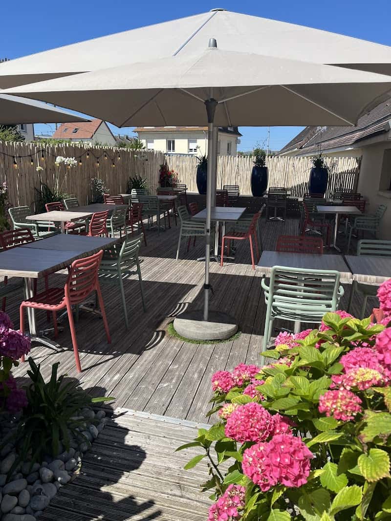 Restaurant Creperie Suzette Et Sarrazin à Cabourg, France